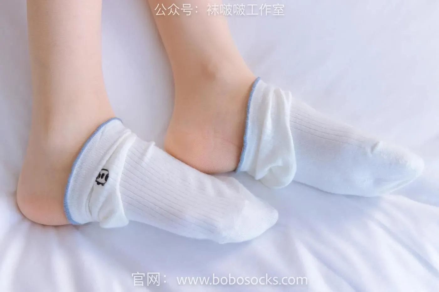 [BoBoSocks袜啵啵]NO.118 稚予-运动鞋、白棉袜、肉丝、踩小熊玩偶 [140P]插图7